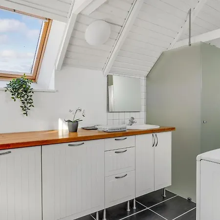 4 Bedroom Amazing In * Glesborg